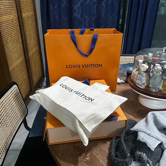 ***SOLD***** BNIB Louis Vuitton Pochette Metis Reverse 2021 - Picture 14 of 16